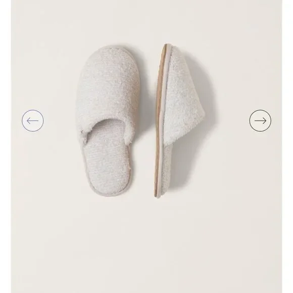 Barefoot Dreams CozyChic Unisex Slipper in Heathered Stone / White - Picture 4 of 5